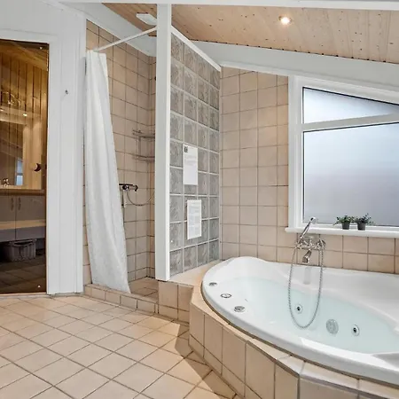 Holiday home Stunning In With Wifi Dannemare