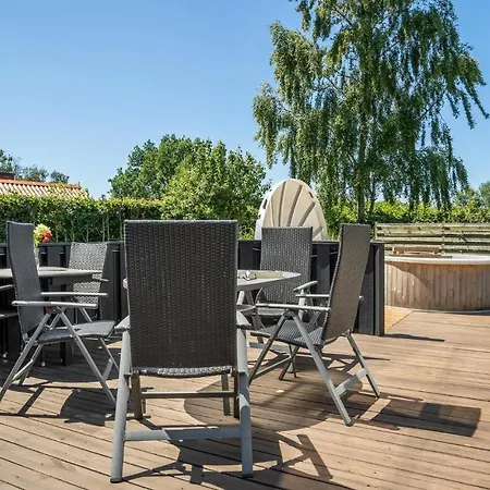 펜션 With Fireplace 11